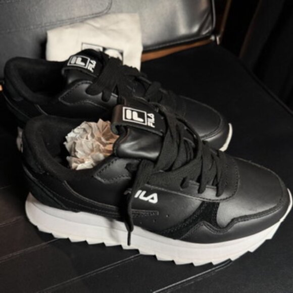 Fila Platform Sneakers - Size 6 - New In Box - Picture 4 of 10